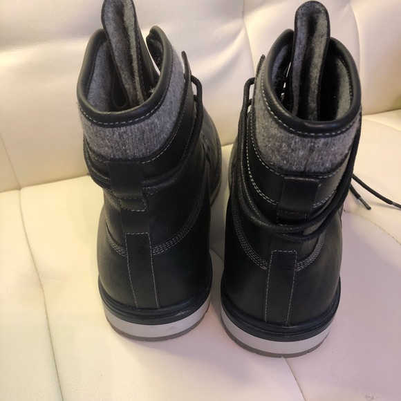Kohl’s mens size 11 black boots.  Like new only worn once. - Picture 3 of 5